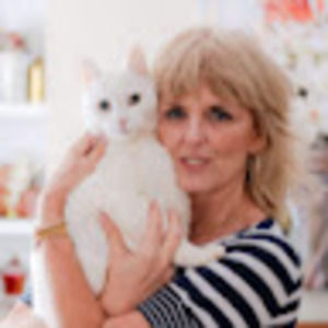 Meet your Posher, Royda